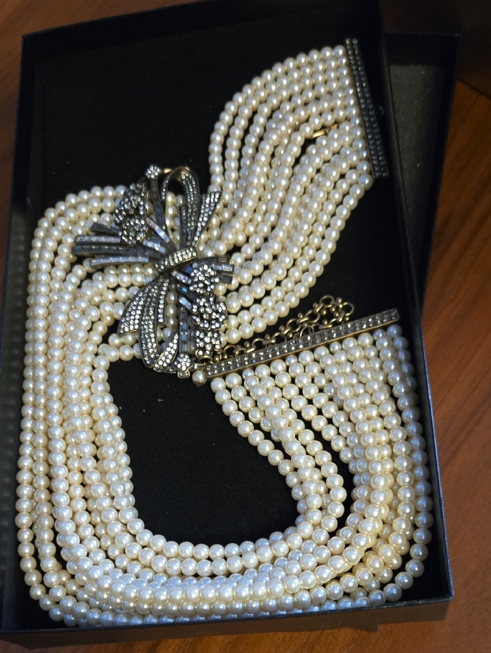 Rare And Collectible Heidi Daus Best In Bows Necklace EUC